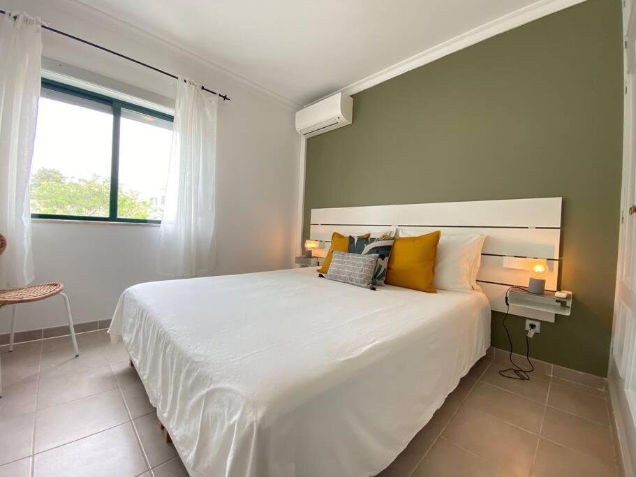 Apartamento Amparo-T2 C/Piscina Carvoeiro  Kültér fotó