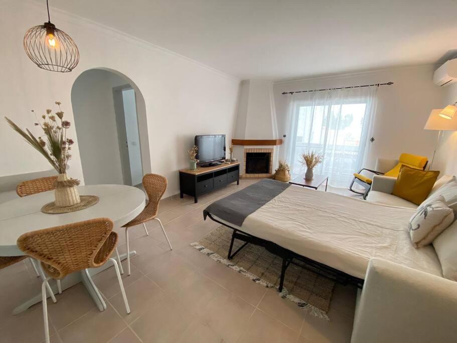 Apartamento Amparo-T2 C/Piscina Carvoeiro  Kültér fotó