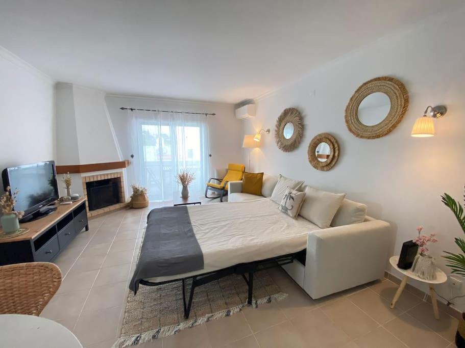 Apartamento Amparo-T2 C/Piscina Carvoeiro  Kültér fotó