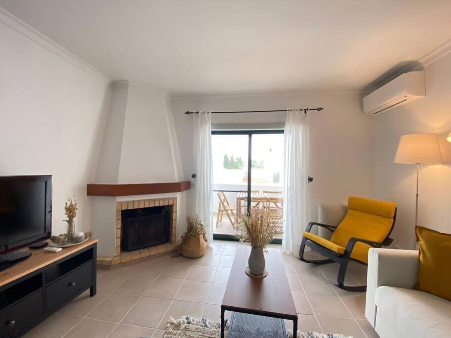 Apartamento Amparo-T2 C/Piscina Carvoeiro  Kültér fotó